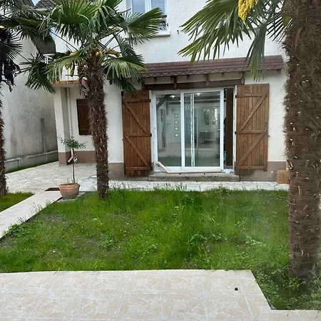 Διαμέρισμα Cozy House In For 4 Persons Sevran
